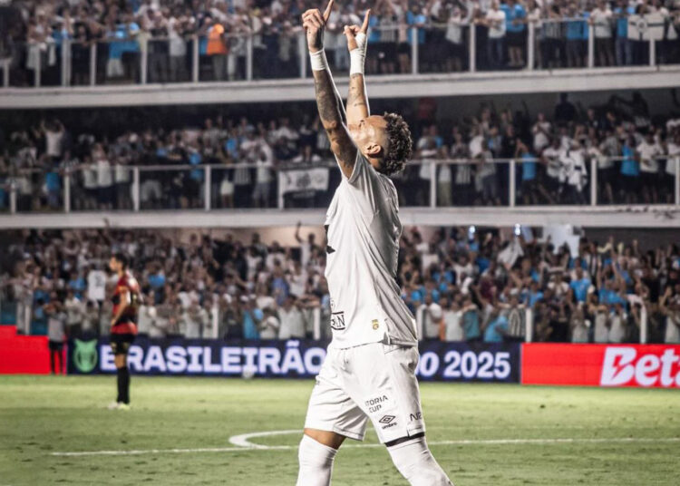 চোট নিয়েই মাঠে নেমে গোল করলেন নেইমার