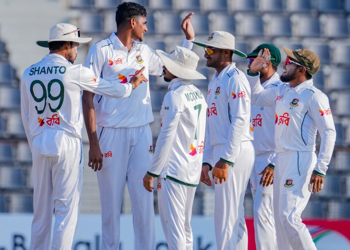 জয়ের সুবাস পাচ্ছে বাংলাদেশ