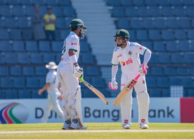 বাংলাদেশ ১১১ ওভারে ৪ উইকেটে ৪৪৭