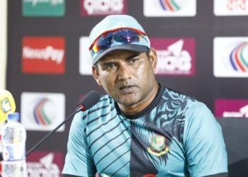 বাংলাদেশ দলের কোচিংয়ের দায়িত্ব থেকে অব্যাহতি নিলেন সালাউদ্দিন!