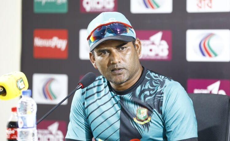 বাংলাদেশ দলের কোচিংয়ের দায়িত্ব থেকে অব্যাহতি নিলেন সালাউদ্দিন!