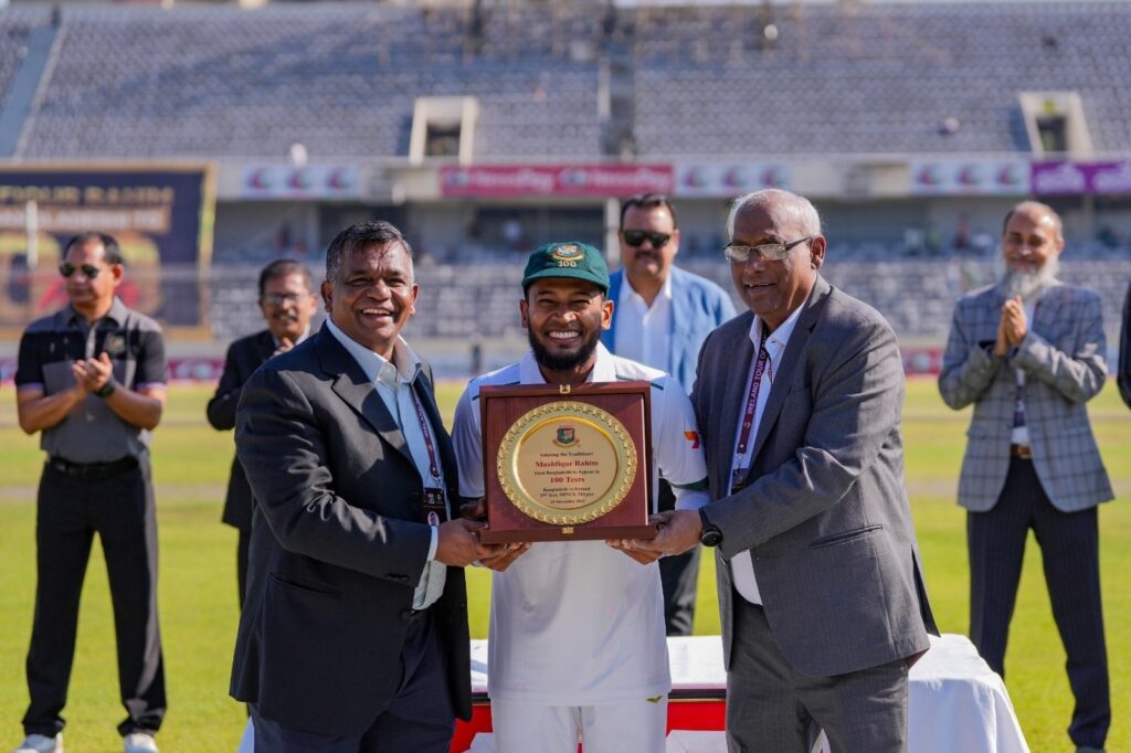 জোড়া সেঞ্চুরিতে উজ্জ্বল বাংলাদেশ