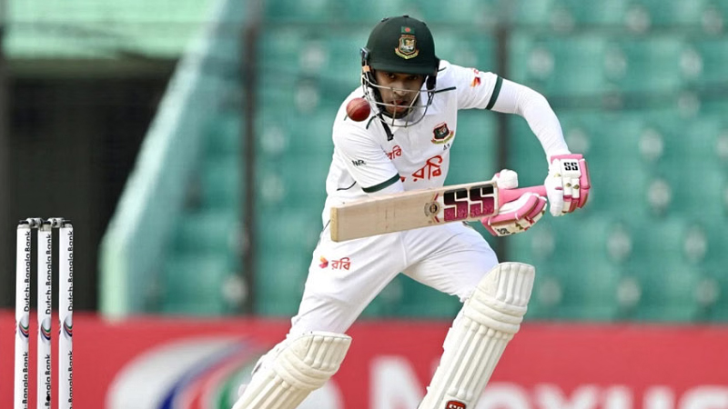 শততম টেস্টে মুশফিকের ফিফটি
