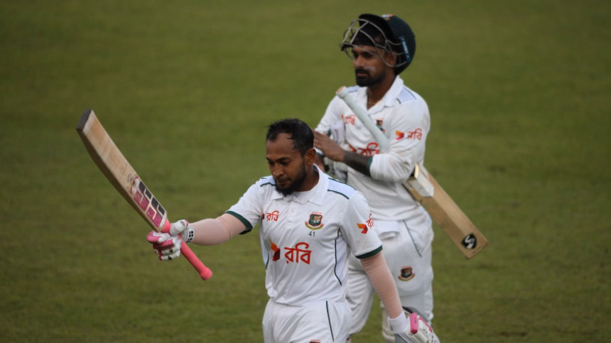 শততম টেস্টে ৯৯ রানে অপরাজিত মুশফিক