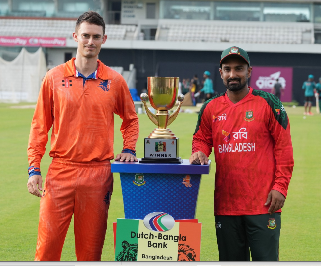 সিলেট আন্তর্জাতিক ক্রিকেট স্টেডিয়ামে তিন ম্যাচের টি-টোয়েন্টি সিরিজের ট্রফি উন্মোচন