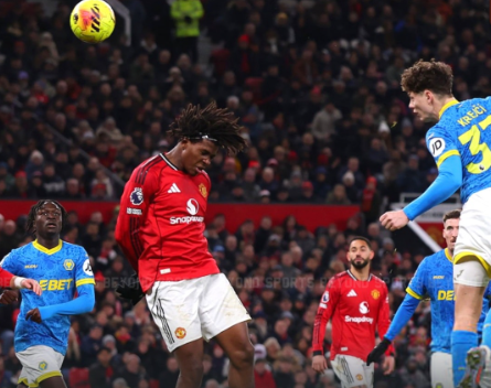 ওলভারহামটনের বিপক্ষে ম্যানইউয়ের বিষ্ময়কর ড্র