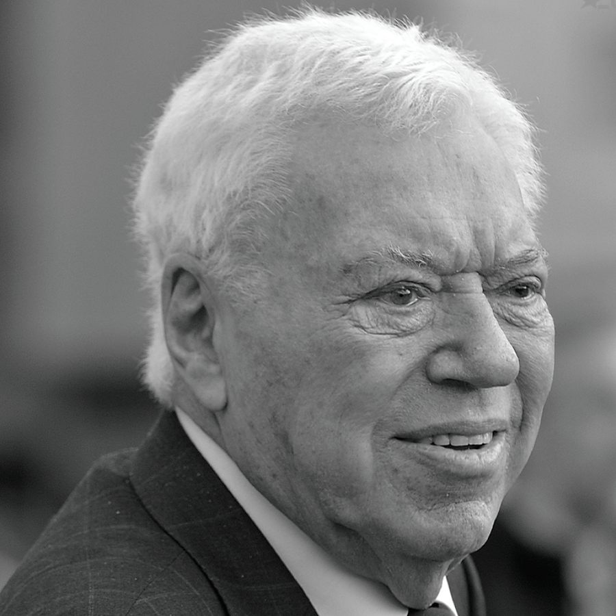 পিয়েত্রানজেলি - টেনিস কিংবদন্তিকে