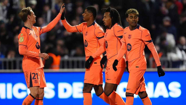 রাশফোর্ডের গোলে শেষ ষোলোতে বার্সেলোনা