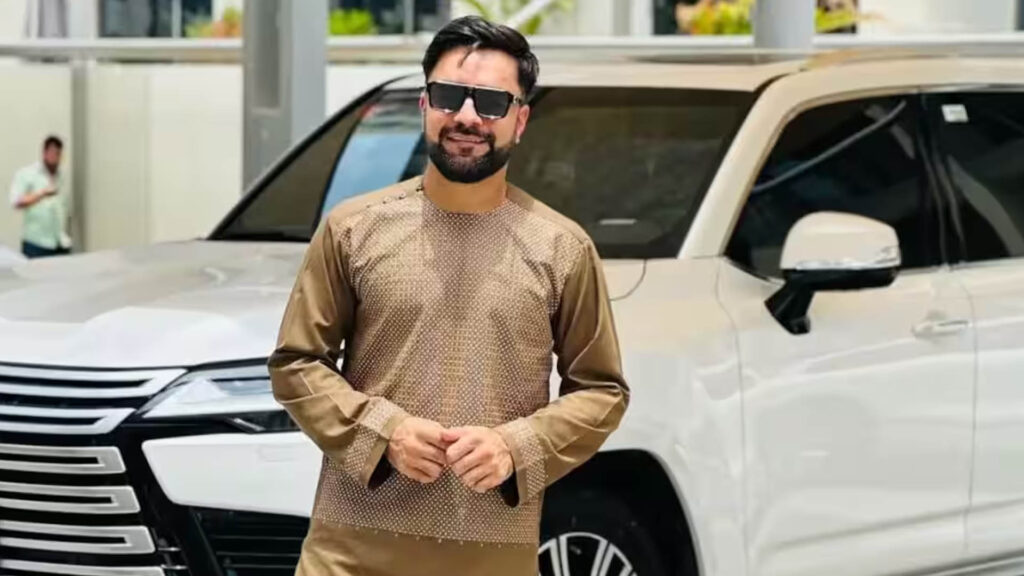 রাস্তায় হাঁটেন না রশিদ খান - চলেন বুলেটপ্রুফ গাড়িতে