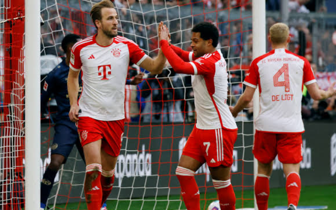 হ্যারি কেনের হ্যাটট্রিকে বায়ার্নের গোল উৎসব