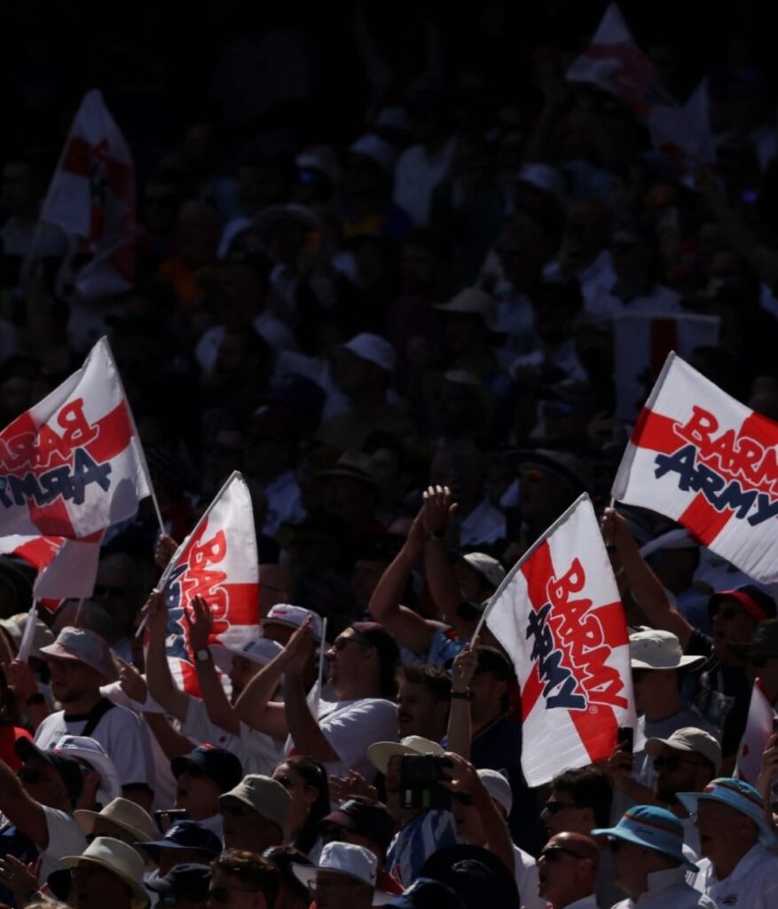 ১৫ বছর পর অস্ট্রেলিয়ার মাটিতে টেস্ট জিতলো ইংল্যান্ড