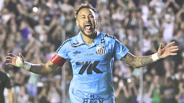 কিছুদিন আগে ইনজুরি নিয়েও হ্যাটট্রিক করেন নেইমার