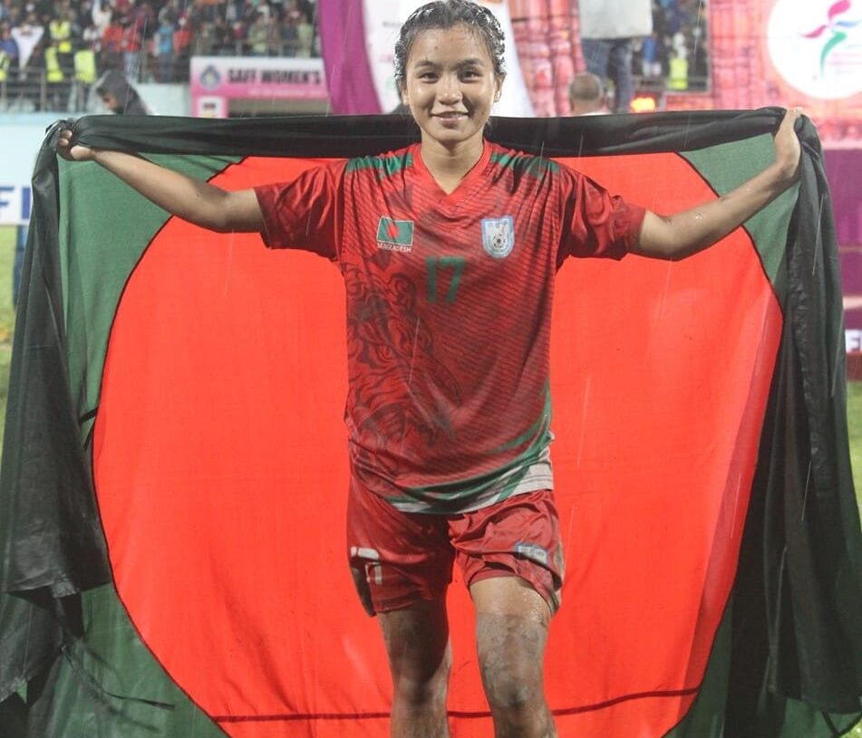 বেগম রোকেয়া পদক পাচ্ছেন ঋতুপর্ণা