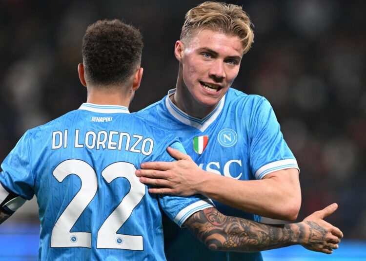 গোলের পর শুভেচ্ছা বিনিময়