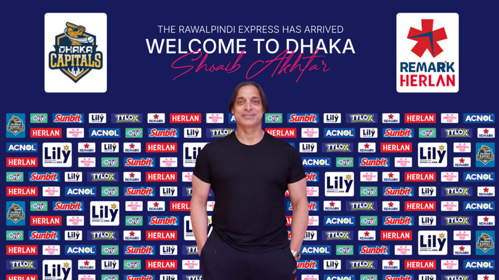 আগামী ২৬ ডিসেম্বর সিলেটে পর্দা উঠছে বিপিএলের দ্বাদশ আসরের। বিপিএলকে সামনে রেখে ঢাকায় পা রাখলেন পাকিস্তানের সাবেক