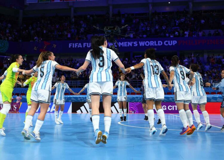 জয়ের পর আর্জেন্টিনার খেলোয়াড়দের উৎসব