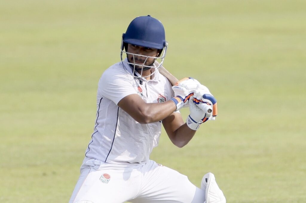 মার্শালের সেঞ্চুরির দিনে ডাবল সেঞ্চুরির অপেক্ষায় আনিসুল