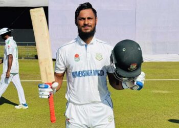 ছক্কার রেকর্ড গড়ে অপরাজিত ১৪১ রান আবু হায়দারের