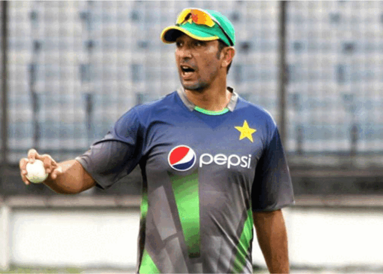 সরে দাঁড়ালেন আজহার মাহমুদ