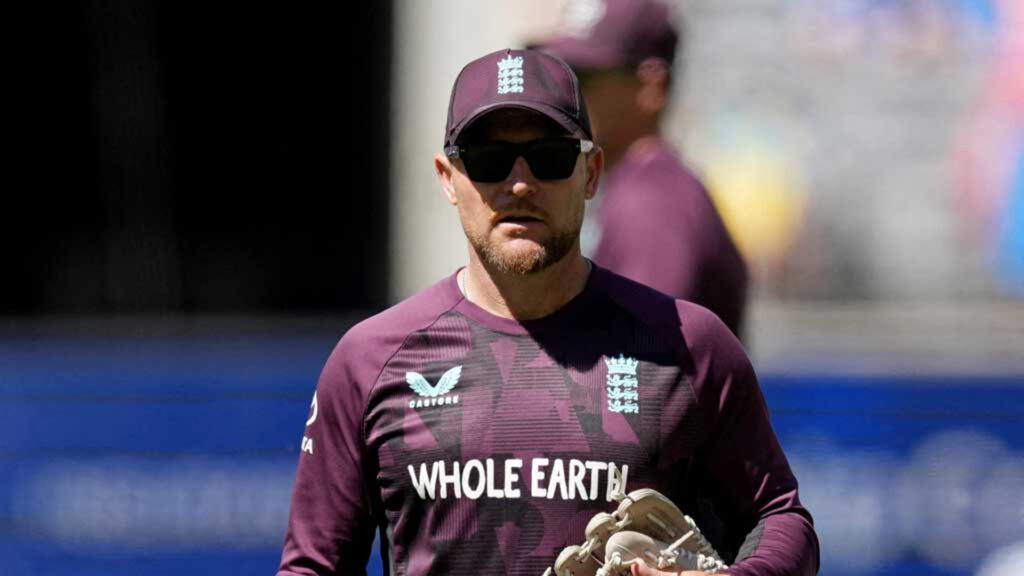 ম্যাককালামকে বরখাস্ত করতে বললেন জেফ বয়কট