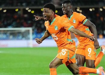 গোল করার পর ছুটছেন আমাদ