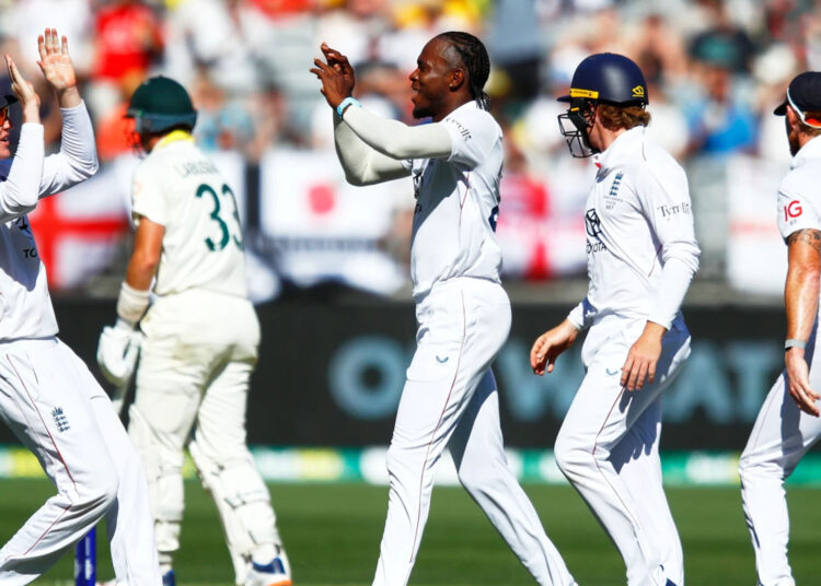 অ্যাশেজের তৃতীয় টেস্টের দল ঘোষণা ইংল্যান্ডের