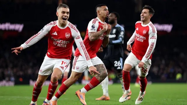 অ্যাস্টন ভিলাকে উড়িয়ে বছর শেষ আর্সেনালের