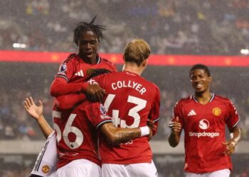 ম্যানইউ খেলোয়াড়দের উল্লাস