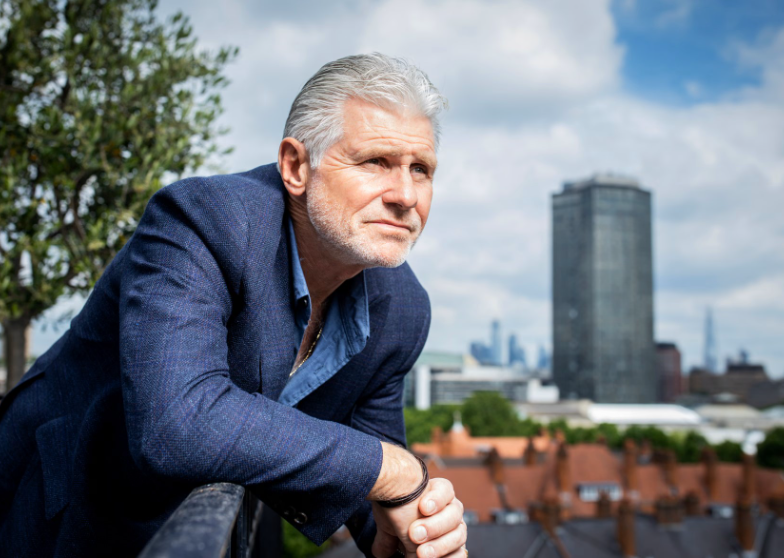 ইংল্যান্ডের ব্যাটিং কিংবদন্তি রবিন স্মিথের অন্ত্যেষ্টি