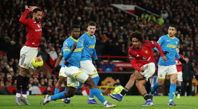 ওলভারহামটনের বিপক্ষে ম্যানইউয়ের বিষ্ময়কর ড্র