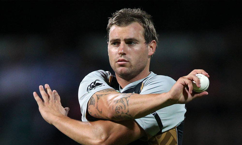 চোটের কাছে হার মেনে ক্রিকেটকে বিদায়