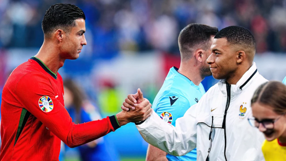 জোড়া গোলে রোনালদোর পথে এমবাপ্পে