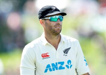 চোটের কাছে হার মেনে ক্রিকেকে বিদায়