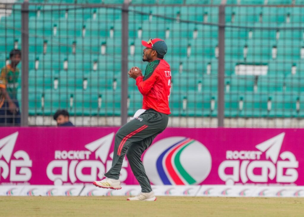 তানজিদ তামিমের নতুন বিশ্বরেকর্ড – চট্টগ্রামে দুর্দান্ত ফিল্ডিং