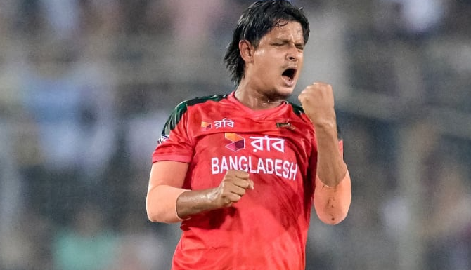 নাসুমের কাছে যে চাওয়া মিরাজের