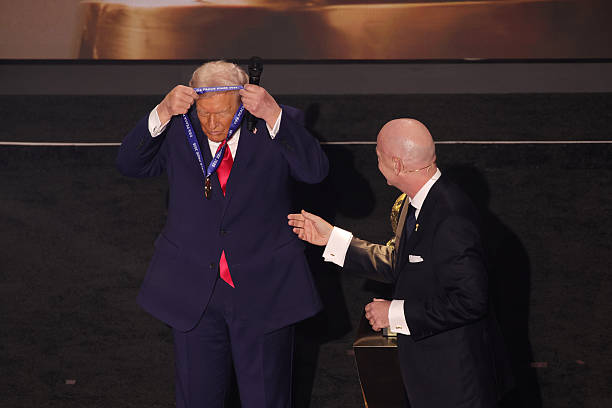 পুরস্কার দেওয়ার আগেই শর্ত বেঁধে দিয়েছিল হোয়াইট হাউজ