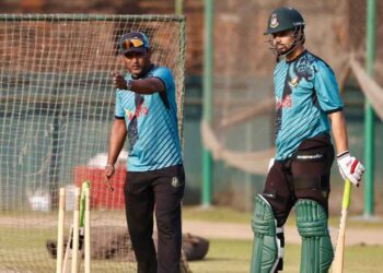 ডট বল কমানোর কৌশল শিখছেন তামিম-সোহানরা