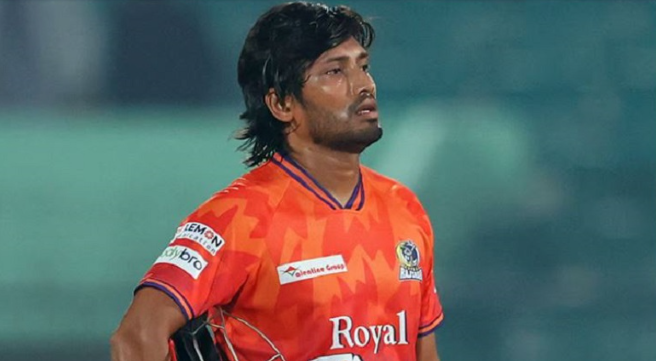 বিপিএল নিলামের আগে তালিকা থেকে বাদ বিজয়!