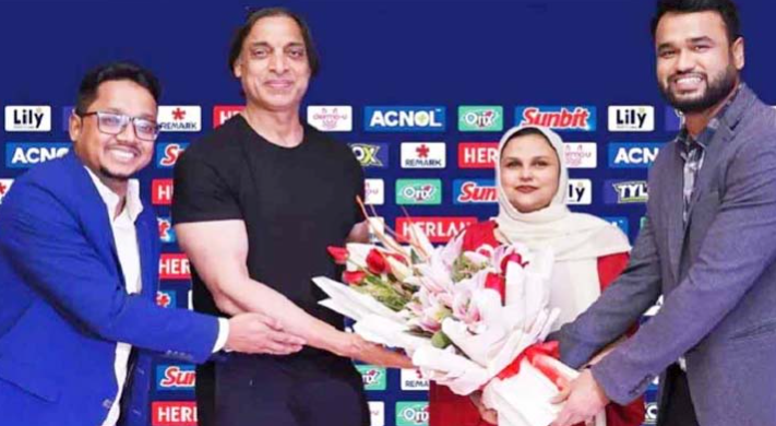 বিপিএল মাতাতে ঢাকায় শোয়েব আখতার