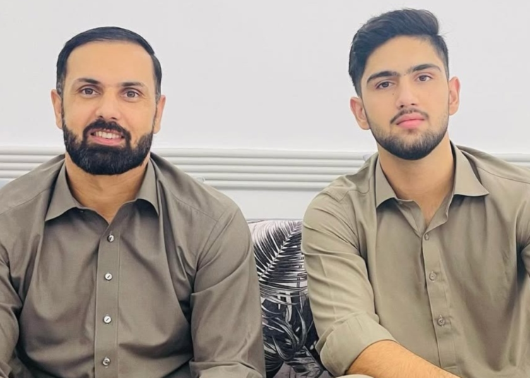 বিপিএলে বাবা-ছেলে খেলবে একই দলে