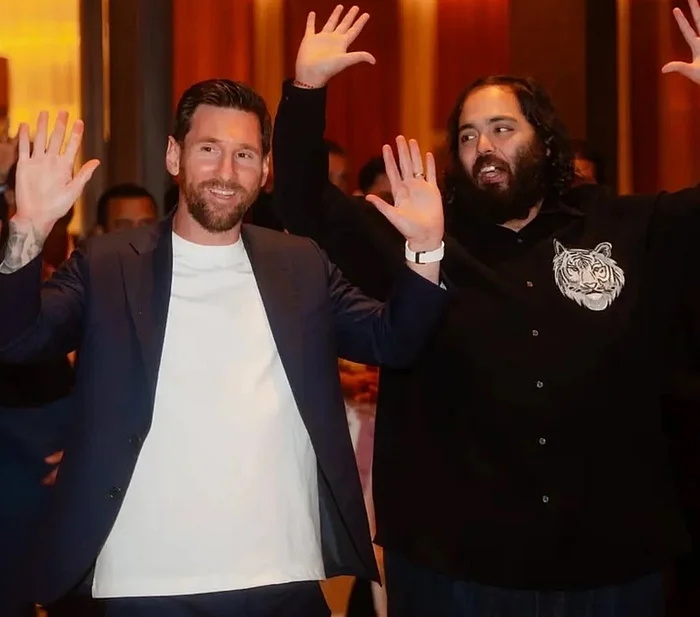 মেসিকে মহা মূল্যবান ঘড়ি উপহার দিলো মুকেশ আম্বানির ছেলে