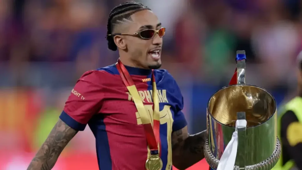 রাফিনিয়া কে উপেক্ষা করা নিয়ে ক্ষোভ ঝাড়লেন হ্যান্সি ফ্লিক