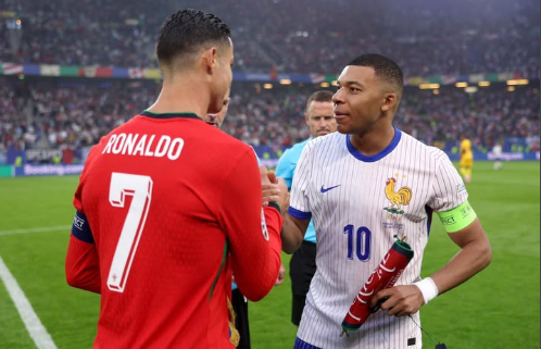 রোনালদোর রেকর্ড ছুঁয়ে এমবাপে