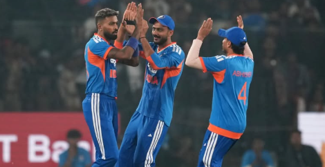 সিরিজের প্রথম টি-টোয়েন্টিতে দক্ষিণ আফ্রিকাকে ১০১ রানে বিধ্বস্ত করেছে ভারত।