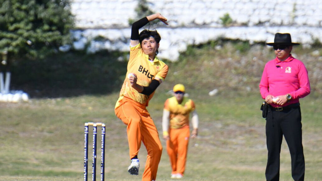 টি-টোয়েন্টিতে বাঁহাতি স্পিনার সোনম ইয়েশের বিশ্বরেকর্ড