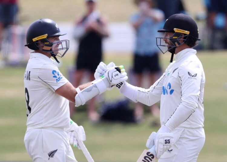 ৯৫ বছরের রেকর্ড ভেঙে ইতিহাস গড়লেন নিউজল্যান্ডের ওপেনাররা