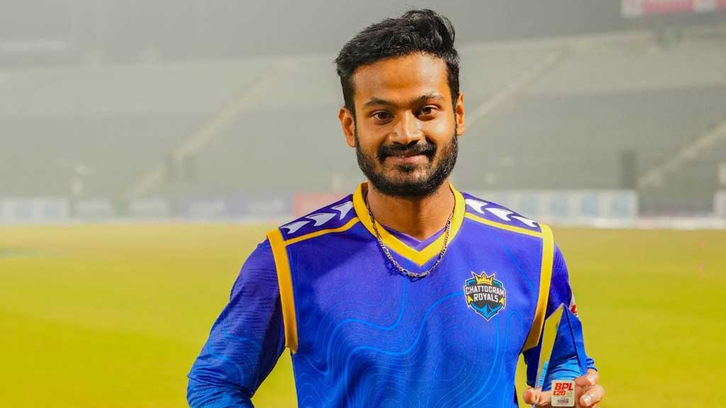 ব্যাটেই সমালোচকদের জবাব দিলেন জয়