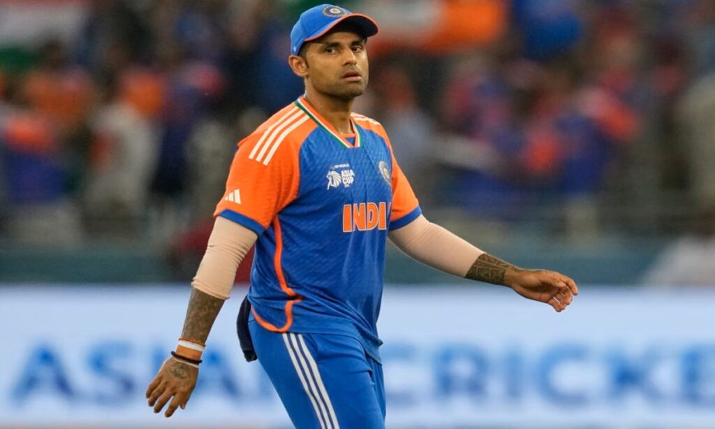 টি-টোয়েন্টি ব্যাটিং র‍্যাঙ্কিংয়ে যাদব সেরা পাঁচে