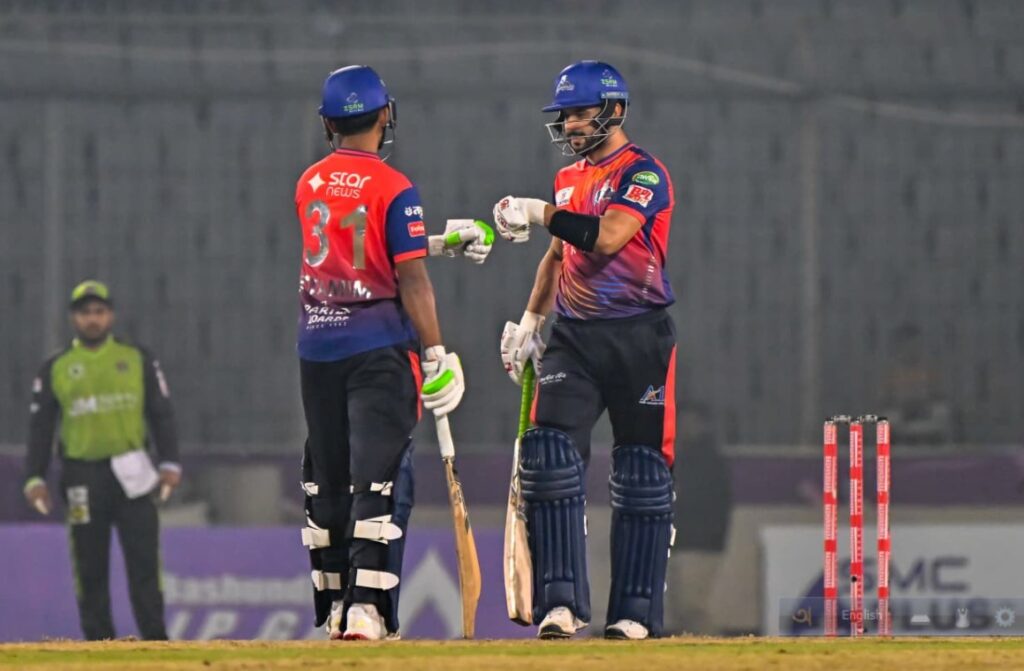 ফাইনালে ওঠার লড়াইয়ে সিলেটকে ১৬৬ রানের লক্ষ্য দিয়েছে রাজশাহী