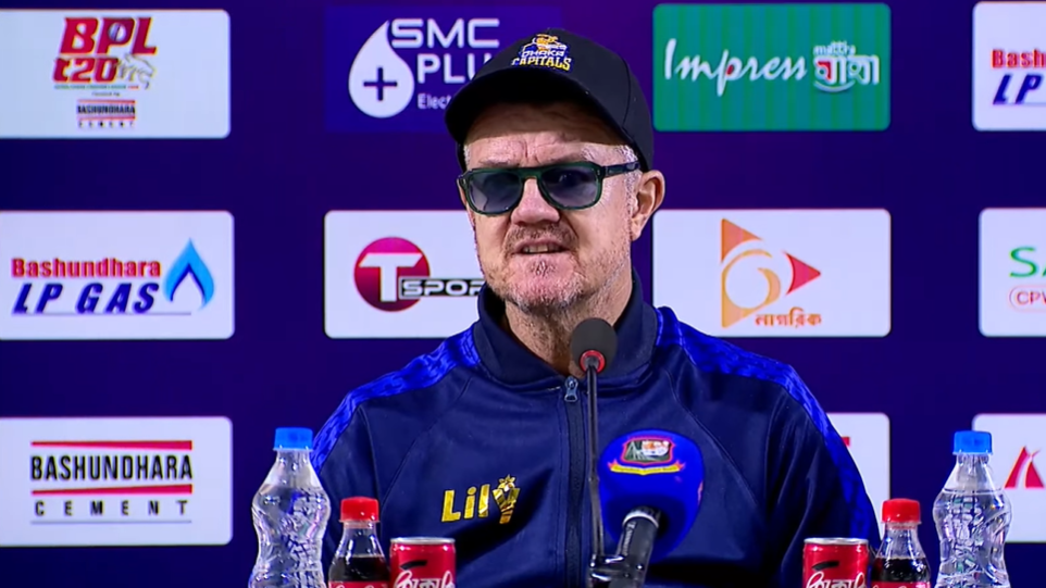 বিপিএল ছাড়লেন ঢাকা ক্যাপিটালস কোচ
